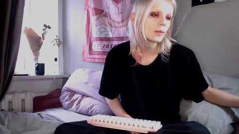 Alien Bella online show from February 27, 12:28 pm