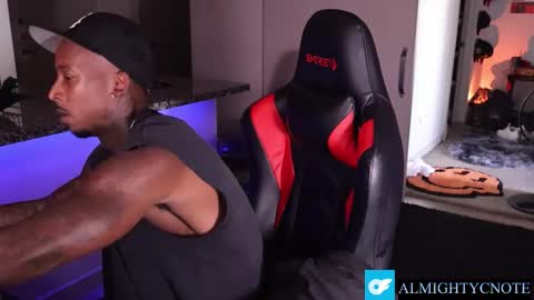 Snapshot of almightycnote chatting on October 11, 10:47 pm Almightycnote online show from October 11, 10:47 pm