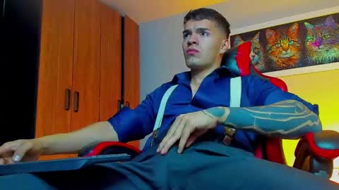 alpha_dominus_ online show from September 19, 3:40 am