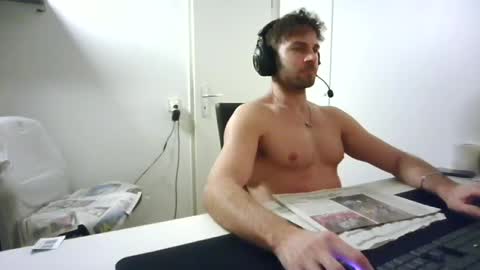alphah_hunk online show from December 17, 8:15 pm