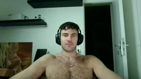 alphah_hunk online show from November 8, 5:49 pm