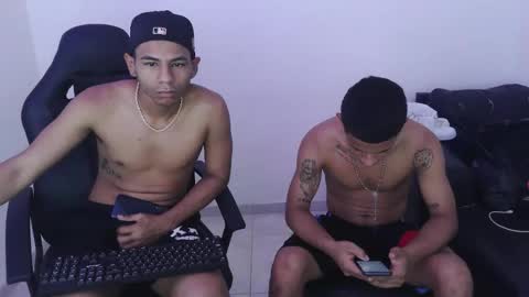 alphas_latins online show from March 18, 1:08 am