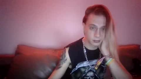 altboy010 online show from September 10, 10:52 pm