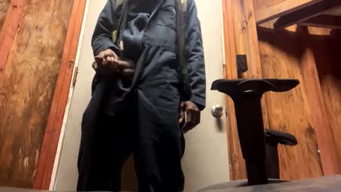 alwayshorny240177 online show from October 31, 6:44 pm