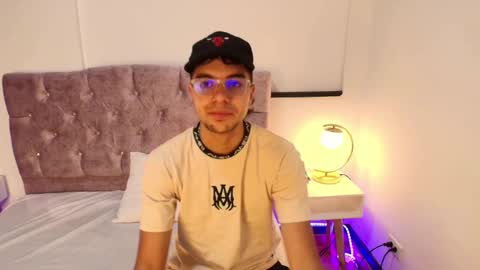 Snapshot of amadeo_wild chatting on January 12, 11:50 am Amadeo Wild online show from January 12, 11:50 am