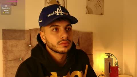 Amadeo Wild online show from April 28, 4:39 am