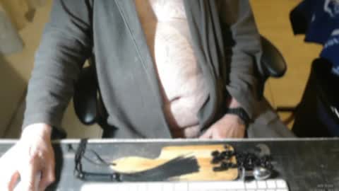 amslave4f online show from August 1, 10:42 pm
