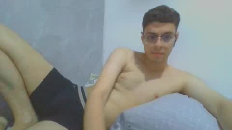 andres129494 online show from November 27, 2:26 am