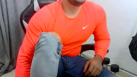 andres180950734 online show from April 14, 10:09 pm