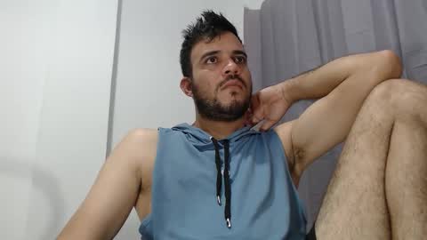 Snapshot of andres_blanco_ chatting on October 17, 10:52 am i am Andres online show from October 17, 10:52 am