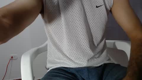 Snapshot of andres_blanco_ chatting on October 11, 2:04 am i am Andres online show from October 11, 2:04 am