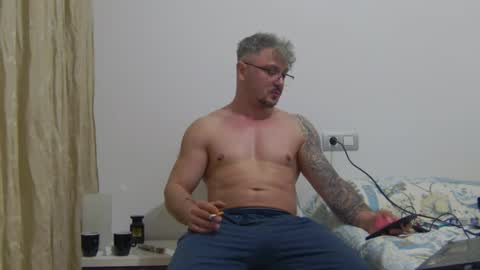 andres_dasli online show from March 5, 4:35 am