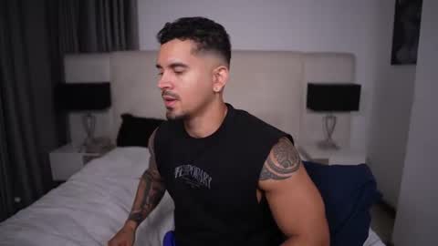 Andres Lopez online show from August 7, 3:46 am