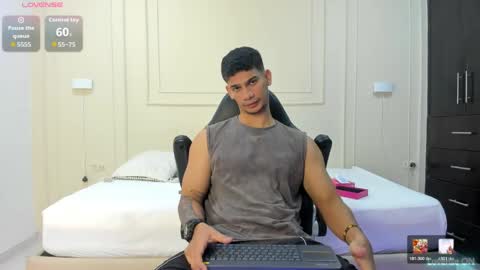andres_stud online show from May 23, 4:07 am