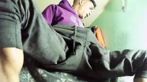 andrescaraballo18 online show from October 2, 2:37 am