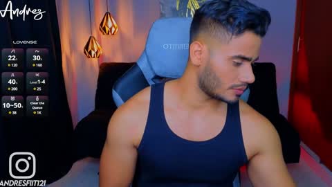 Snapshot of andresfiit chatting on December 18, 2:53 am Andres online show from December 18, 2:53 am