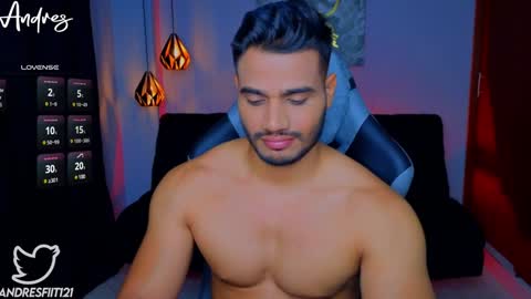 Snapshot of andresfiit chatting on December 20, 3:25 am Andres online show from December 20, 3:25 am