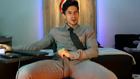 Andrew online show from November 28, 3:32 am