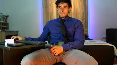 Andrew online show from November 29, 3:41 am