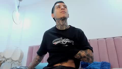 andrew_sanders69 online show from January 6, 7:51 pm