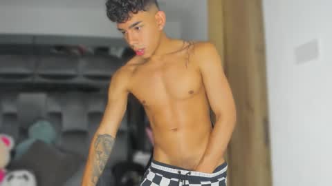 Snapshot of andrew_twink18 chatting on September 24, 12:32 am Andrew M. online show from September 24, 12:32 am