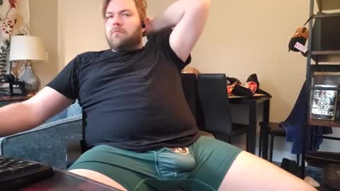 andrew_tzz online show from May 27, 9:39 am