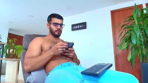 ANDREW WEST online show from October 4, 2:55 pm