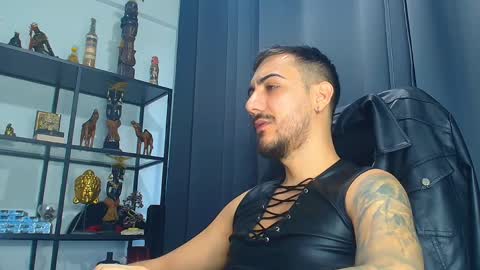 Snapshot of andrewbanner chatting on March 3, 5:18 am MasterRomania online show from March 3, 5:18 am