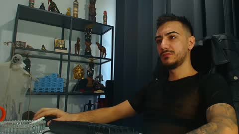 Snapshot of andrewbanner chatting on February 24, 5:54 am MasterRomania online show from February 24, 5:54 am