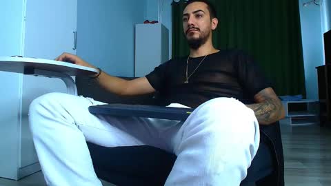 Snapshot of andrewbanner chatting on September 24, 8:02 am MasterRomania online show from September 24, 8:02 am