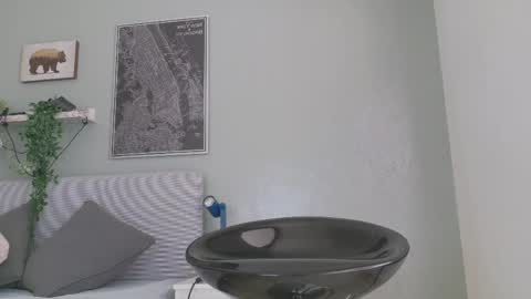 ANDREW KENNOXX online show from March 28, 7:58 pm