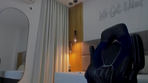 Andrewlamar21 online show from December 12, 2:44 pm