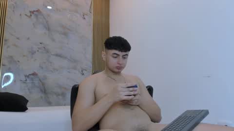 Andrewlamar21 online show from December 17, 2:00 pm