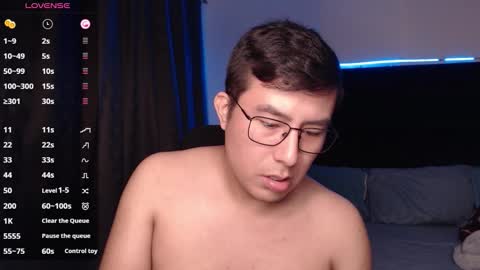 andrewmhilton_ online show from November 4, 12:44 am