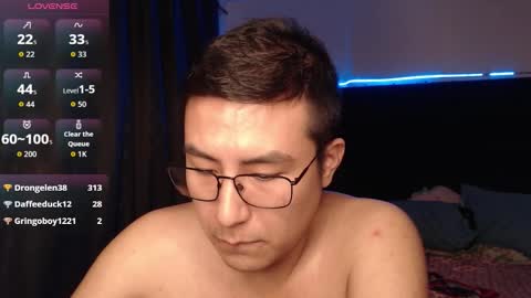 andrewmhilton_ online show from December 19, 7:16 am