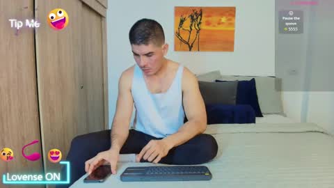 andrewstelee online show from September 9, 2:44 am