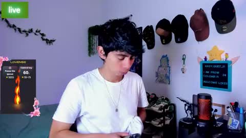 Snapshot of andy_guez_11 chatting on September 25, 10:58 am andy_guez_11 online show from September 25, 10:58 am