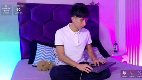 andyjustgame  online show from April 18, 4:47 am