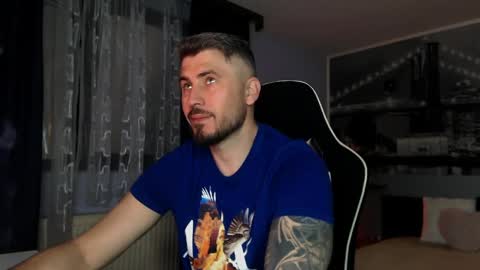 Magic Andy online show from April 11, 2:30 am