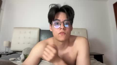 andyuwuu online show from July 31, 5:11 pm
