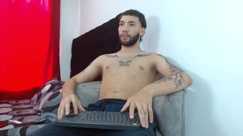 angel_kyrozz online show from October 22, 7:27 pm