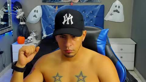 Angel And Cris online show from October 27, 12:18 pm