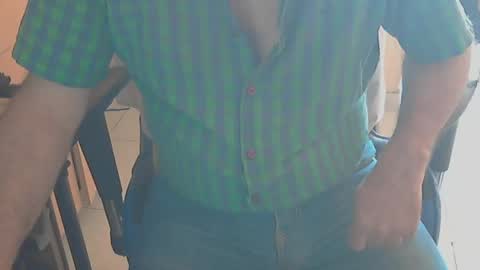 Snapshot of angelgarcia269 chatting on March 4, 11:29 am angelgarcia269 online show from March 4, 11:29 am