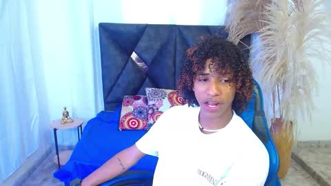 Angel online show from March 25, 9:30 pm