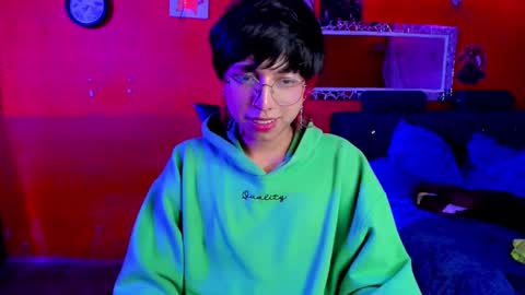 Snapshot of angellonfire chatting on March 10, 9:45 am Angel  online show from March 10, 9:45 am