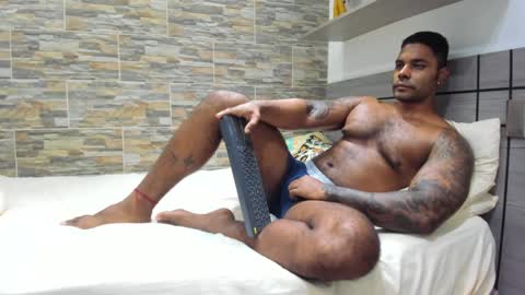 angelo_evans33 online show from January 7, 12:34 am