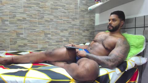 angelo_evans33 online show from February 16, 10:54 pm