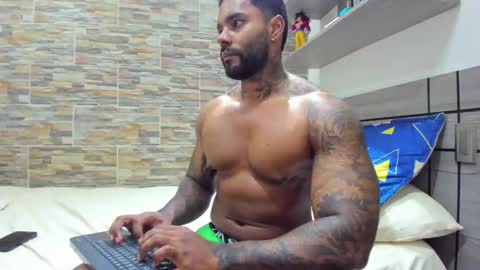 angelo_evans33 online show from October 9, 3:11 am