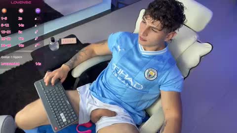 Angelo Ferro online show from February 25, 2:14 am