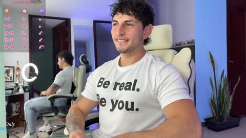 Angelo Ferro online show from January 20, 1:39 am